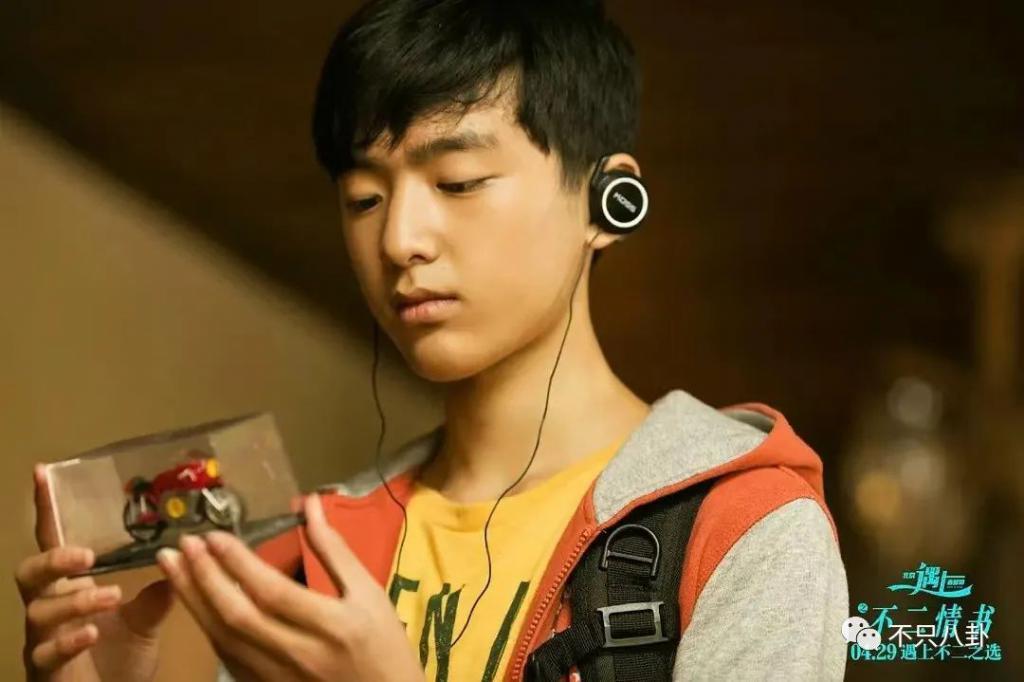 这么喜欢混粉圈，难道粉丝也是他俩恋爱play的一环吗？