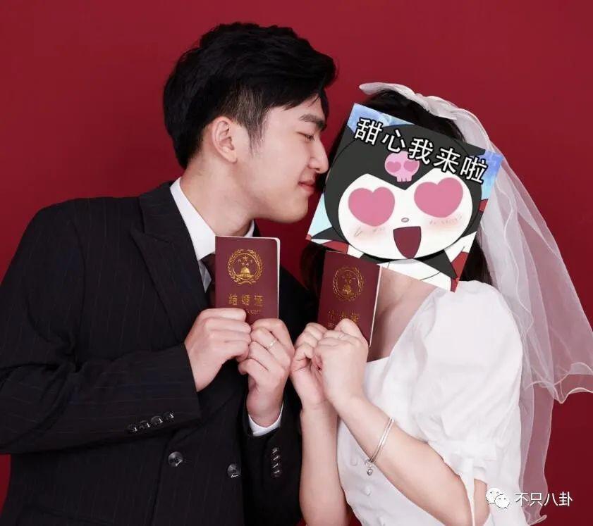 这么喜欢混粉圈，难道粉丝也是他俩恋爱play的一环吗？