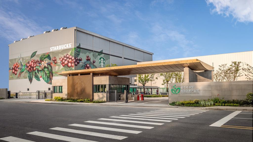 星巴克中国狂飙，投资15亿加码供应链，平均9小时开一家新店