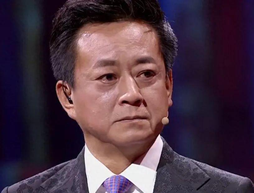 朱军撤诉原因曝光！全网吵翻天，为什么？