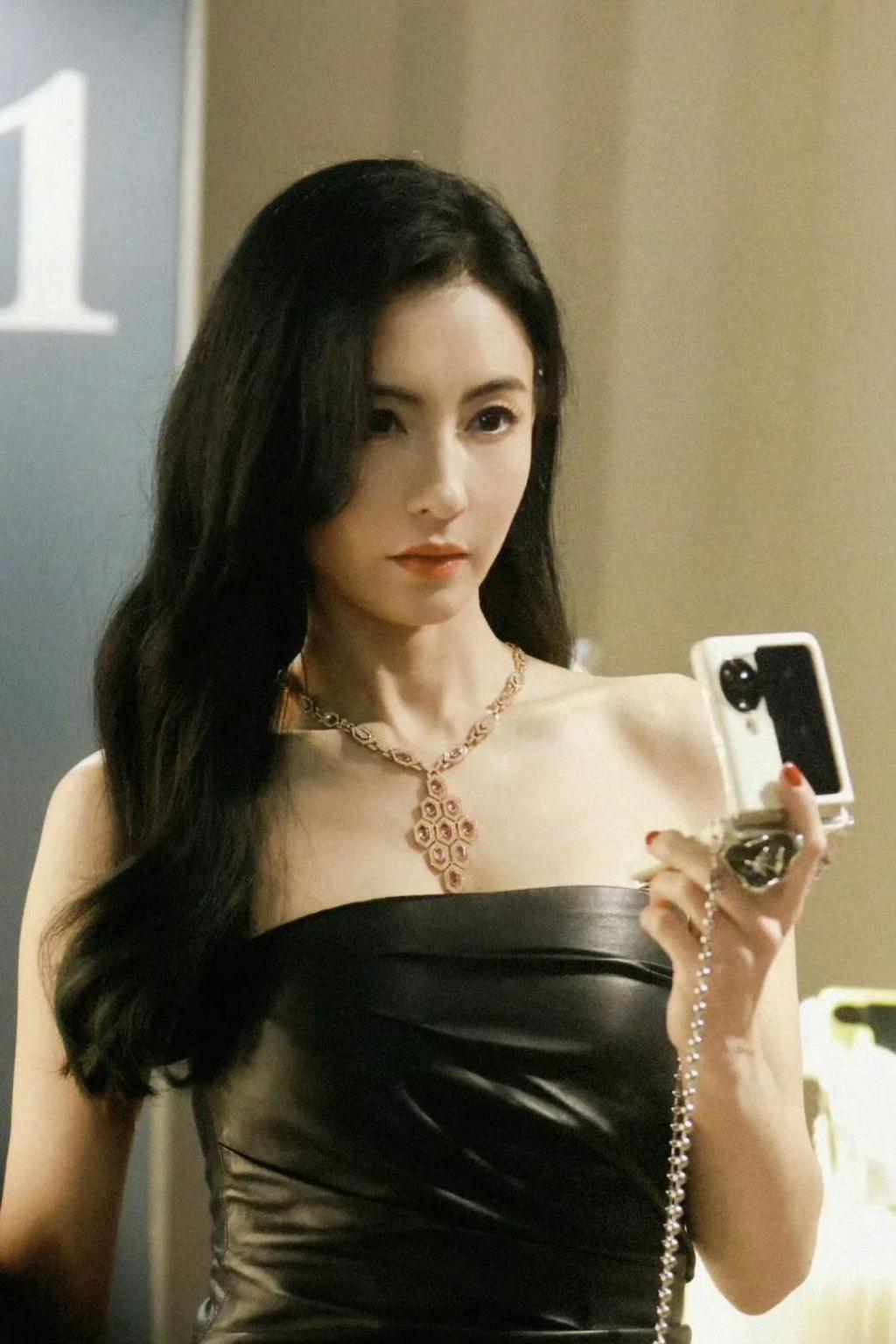 非得活成她才算赢？