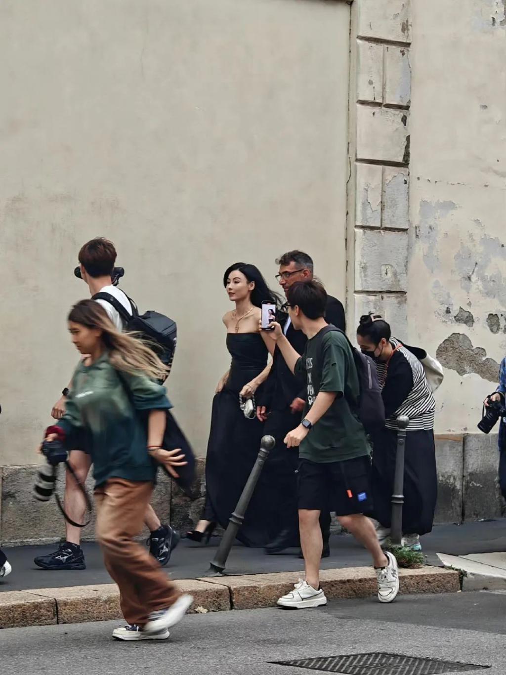 非得活成她才算赢？