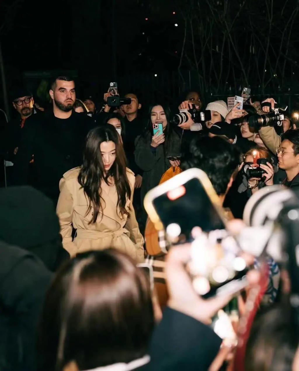 非得活成她才算赢？