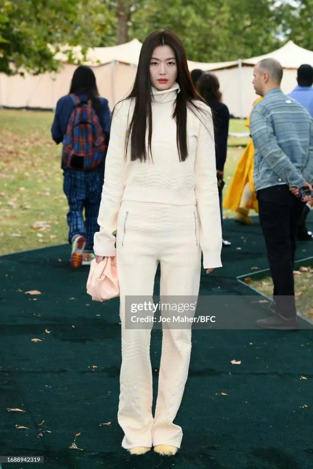 非得活成她才算赢？