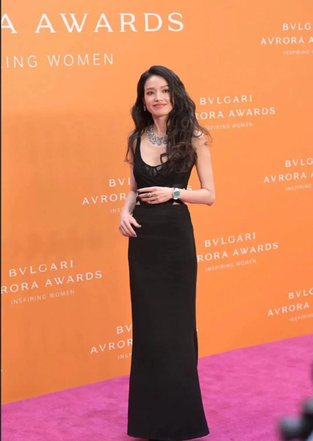 非得活成她才算赢？