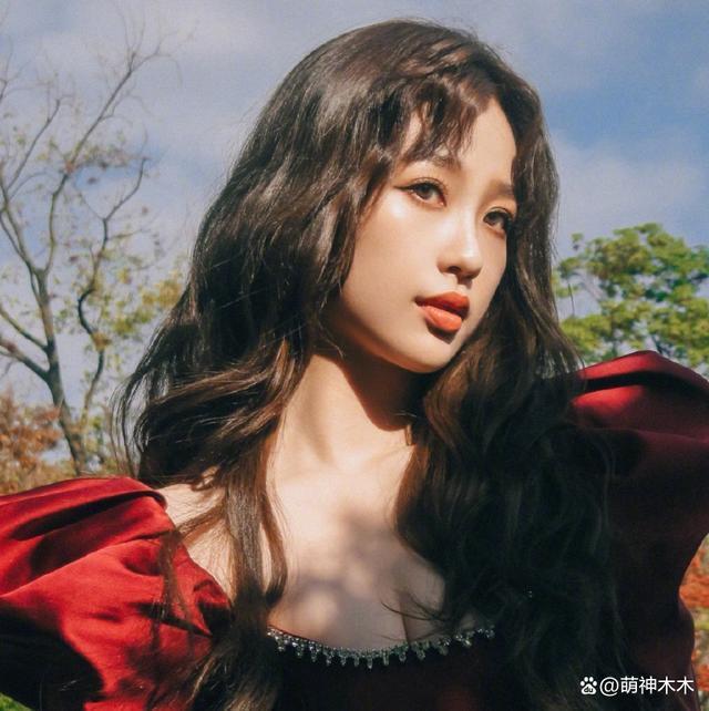 明星和网红撞衫瞬间！本以为高下立判，谁想到分不出谁胜谁负