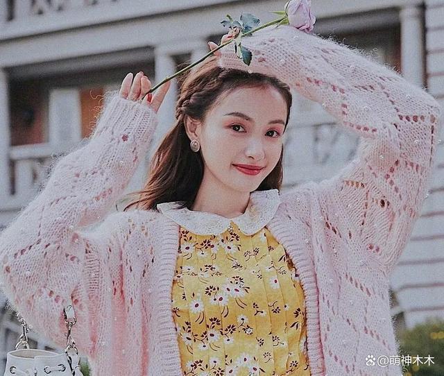 明星和网红撞衫瞬间！本以为高下立判，谁想到分不出谁胜谁负
