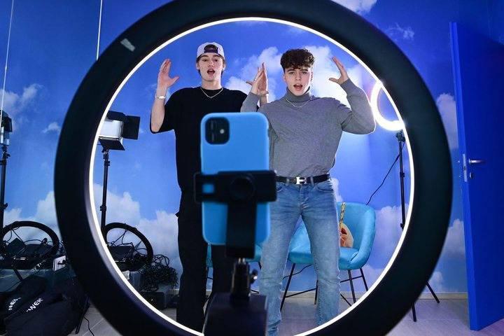 李佳琦风波还没平息， 24 小时工作的 AI 主播已席卷直播间