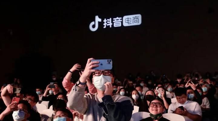 李佳琦风波还没平息， 24 小时工作的 AI 主播已席卷直播间