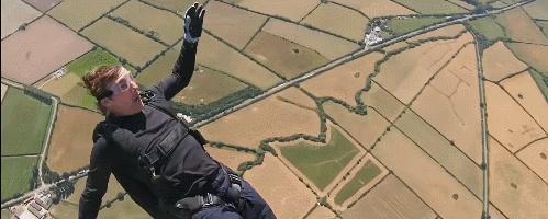 火了30年的顶级男星，这次真·凉了