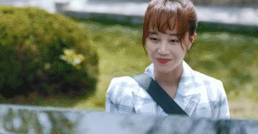 蓝盈莹新剧，真的太二了！