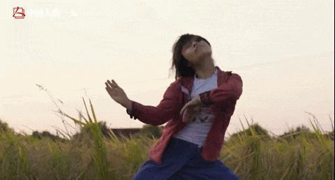 全网围观这对男女，太炸裂了