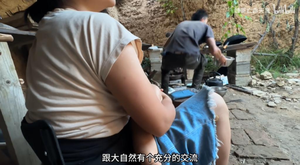 全网围观这对男女，太炸裂了