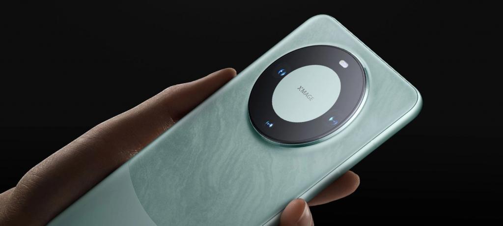 华为Mate 60、苹果iPhone 15纷纷加单，高端智能手机竞争加剧