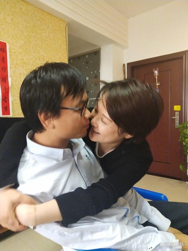 没离婚没移民更没有精神分裂！消失已久的袁立遭网暴