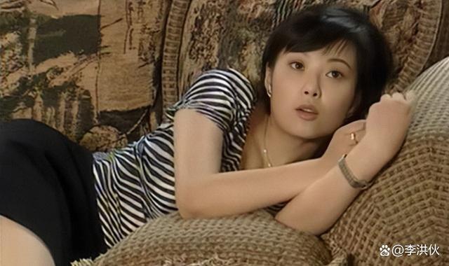 没离婚没移民更没有精神分裂！消失已久的袁立遭网暴