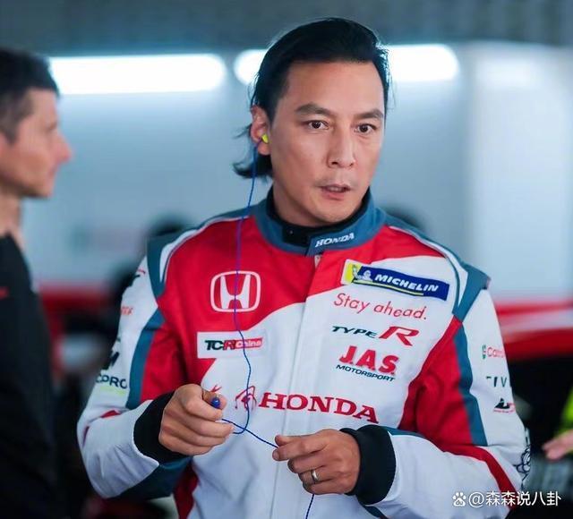 吴彦祖停工4年复出受访，自嘲是过气艺人，常被10岁女儿取笑