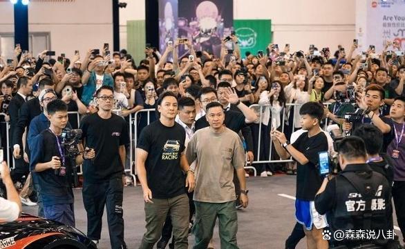 吴彦祖停工4年复出受访，自嘲是过气艺人，常被10岁女儿取笑