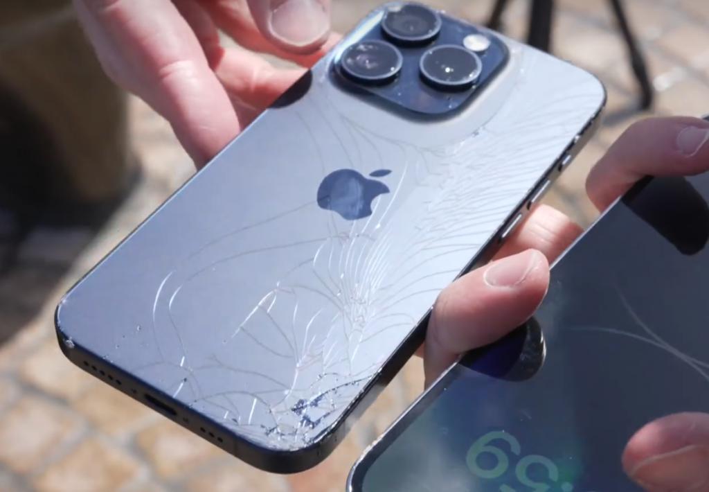 iPhone15 Pro 跌落测试碎成渣，钛金属边框就这？