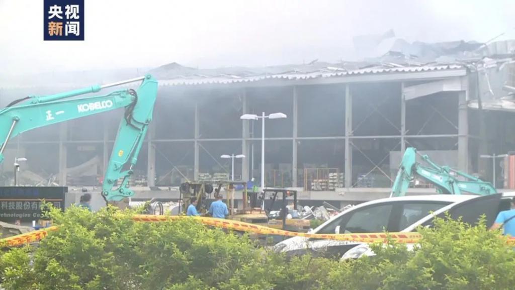 突发起火爆炸！已致10人遇难107人受伤，4名消防员殉职