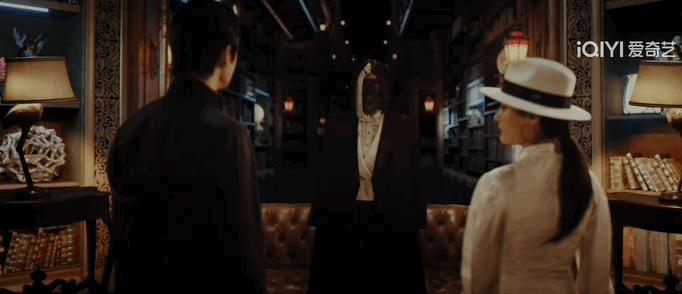 接这么猛的剧本，活该他爆红