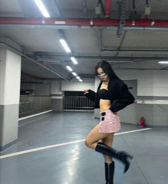 Lisa疑回应疯马秀 现场观众晒照反击其嚣张态度