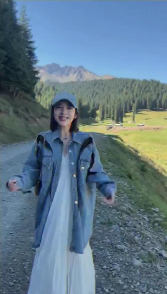 唐艺昕小腹凸起被疑怀二胎，火速晒照辟谣澄清