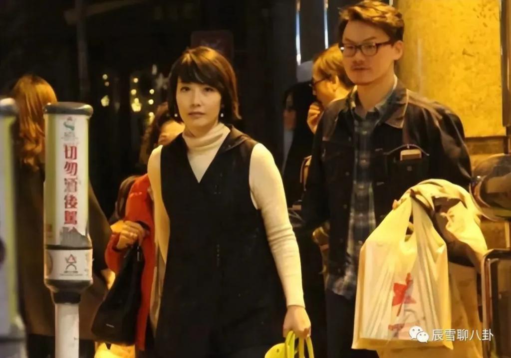 她因艳照被豪门拒之门外，转行金融坐拥千尺豪宅，如今怎么样了？