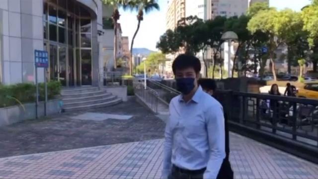 王力宏李靓蕾离婚案再开庭 两人各自由律师陪同现身