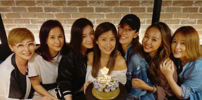 佘诗曼晒照为姚乐怡庆生：TVB七魔女再聚，状态超好！