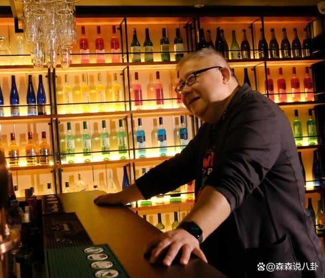 61岁港星穷到找妹妹求救，曾身无分文靠年迈母亲包三餐