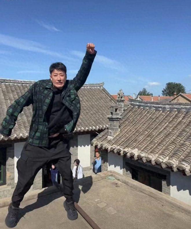 48岁于震定居山东老家！住青砖瓦房四合院引羡慕