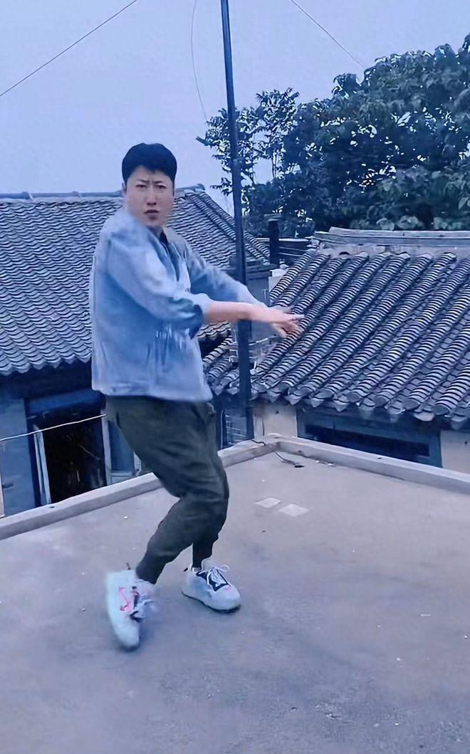 48岁于震定居山东老家！住青砖瓦房四合院引羡慕