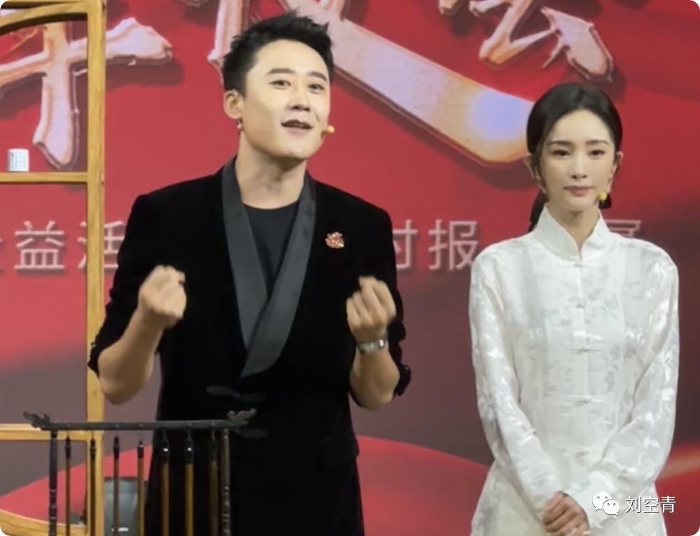 她的脸，现在真的有点惊悚？