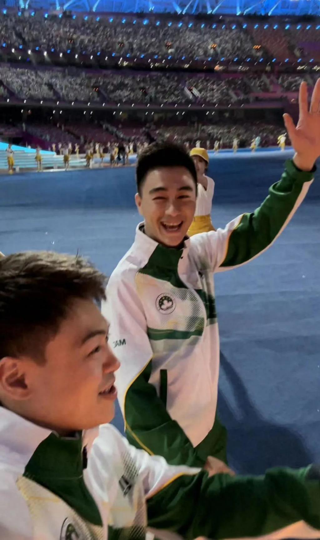 亚运开幕式幕后！朱迅探班康辉，何猷君太兴奋，郭晶晶拍大合影