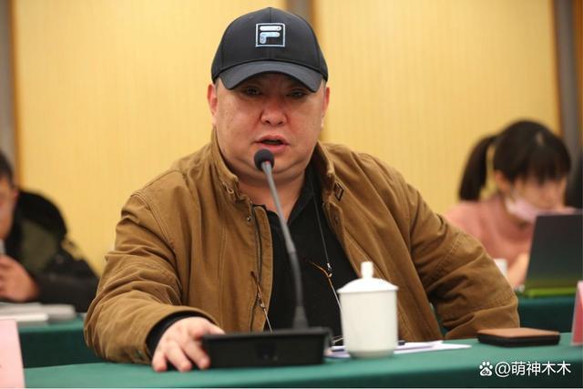 张鲁一失联一个月！狗仔再次喊话：郑晓龙等到快发疯了