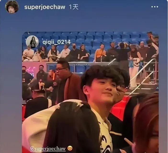 当众换衣服！受父母影响叛逆过猛，今恋情曝光对象是他？