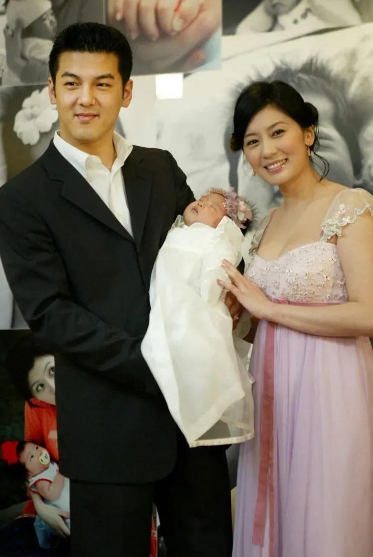 当众换衣服！受父母影响叛逆过猛，今恋情曝光对象是他？