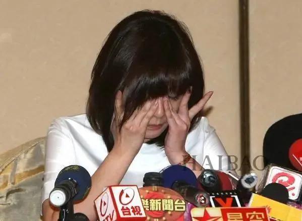 当众换衣服！受父母影响叛逆过猛，今恋情曝光对象是他？