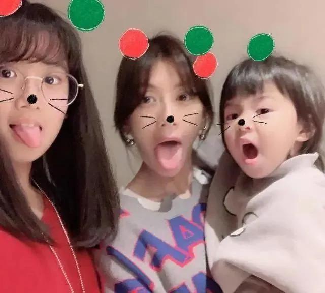 当众换衣服！受父母影响叛逆过猛，今恋情曝光对象是他？