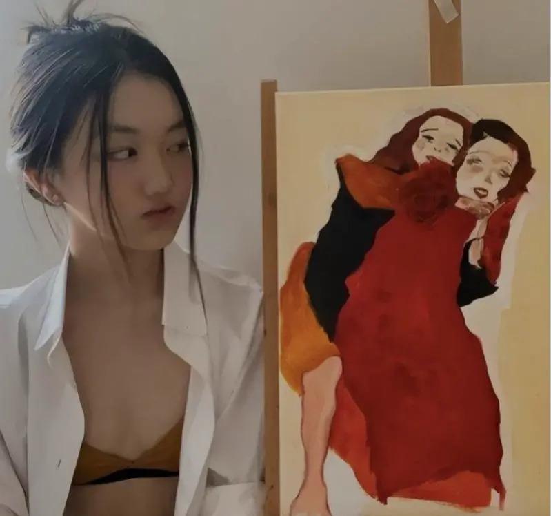 当众换衣服！受父母影响叛逆过猛，今恋情曝光对象是他？