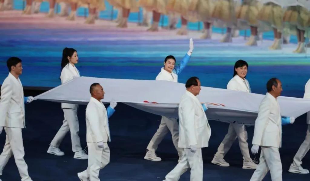 郭晶晶霍启刚上热搜，结婚11年各忙各的，把婚姻过成这样