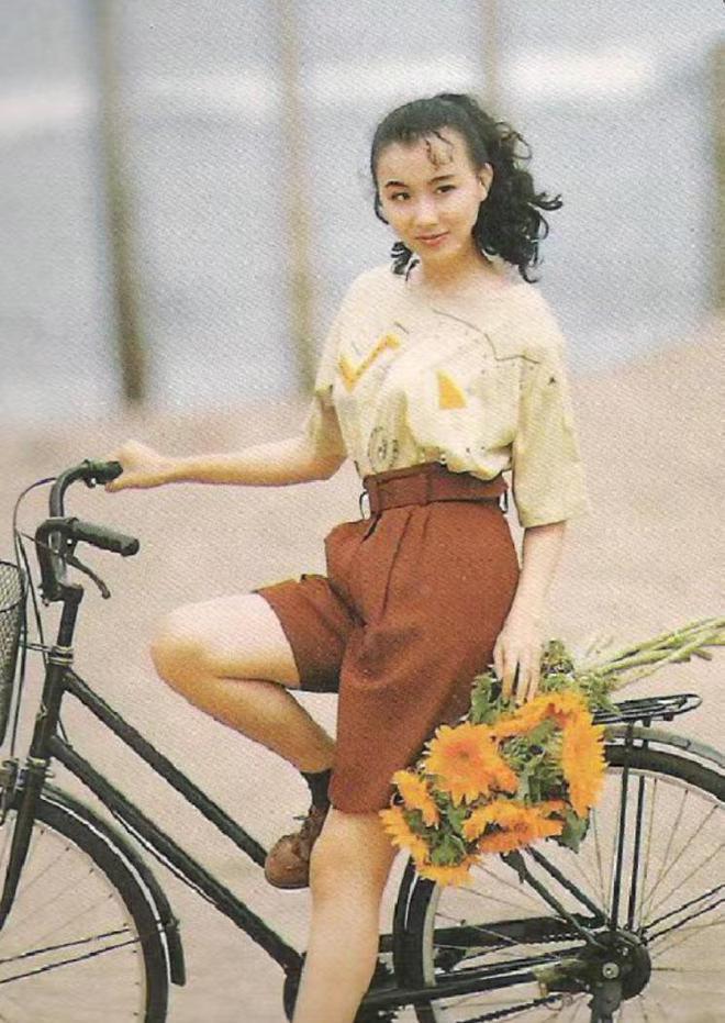 55岁萧蔷罕见露面，自曝曾患容貌焦虑长达八年