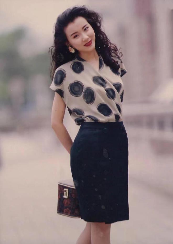 55岁萧蔷罕见露面，自曝曾患容貌焦虑长达八年