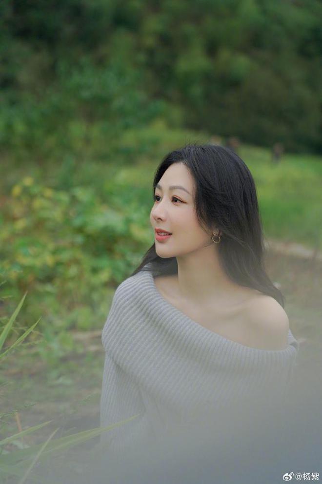 杨紫发长文庆祝新戏杀青，与许凯同框CP感十足