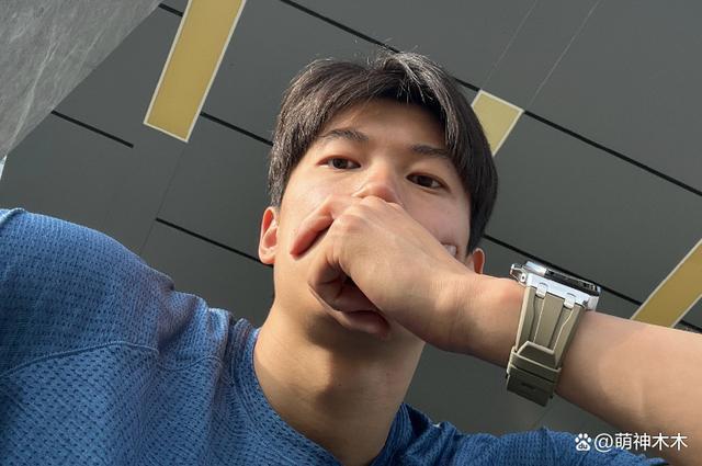 汪顺家门口摘金破纪录，颜值帅气出圈引发韩网热议！