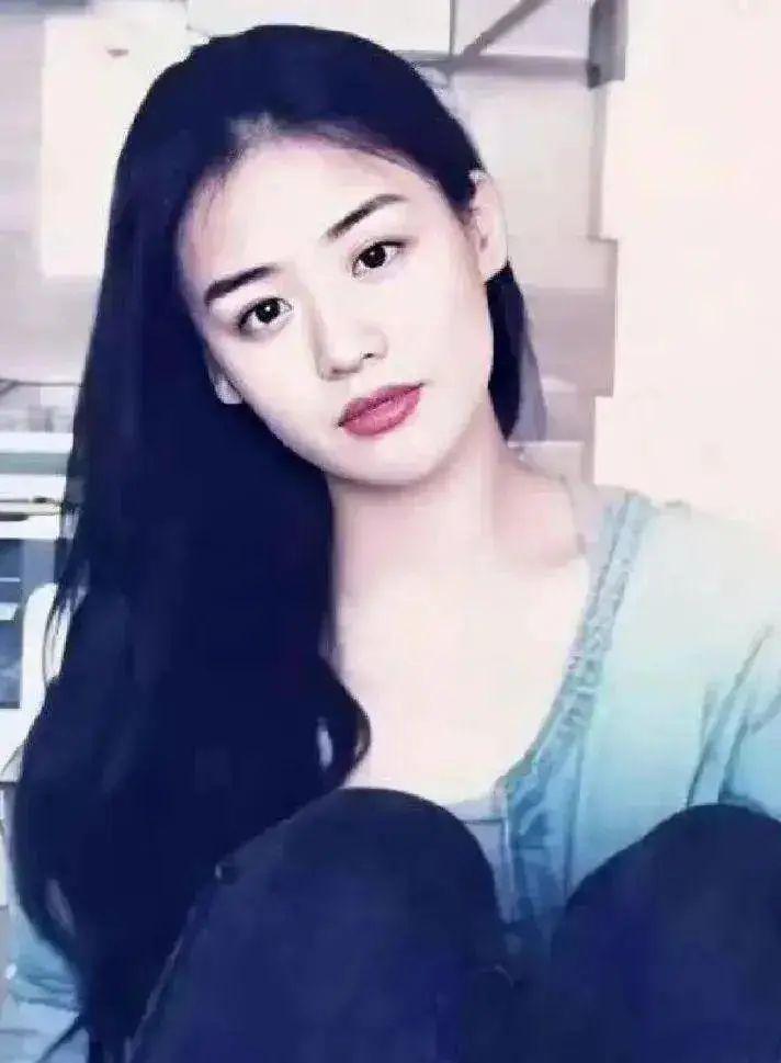 被嘲“恋爱脑”的她，终于清醒了？