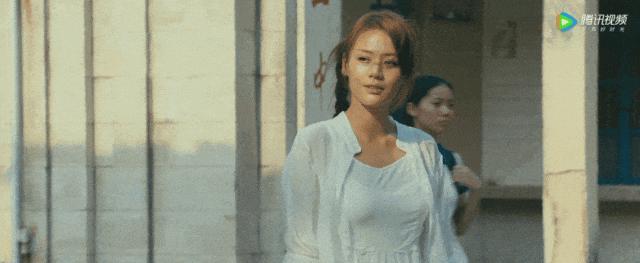 被嘲“恋爱脑”的她，终于清醒了？