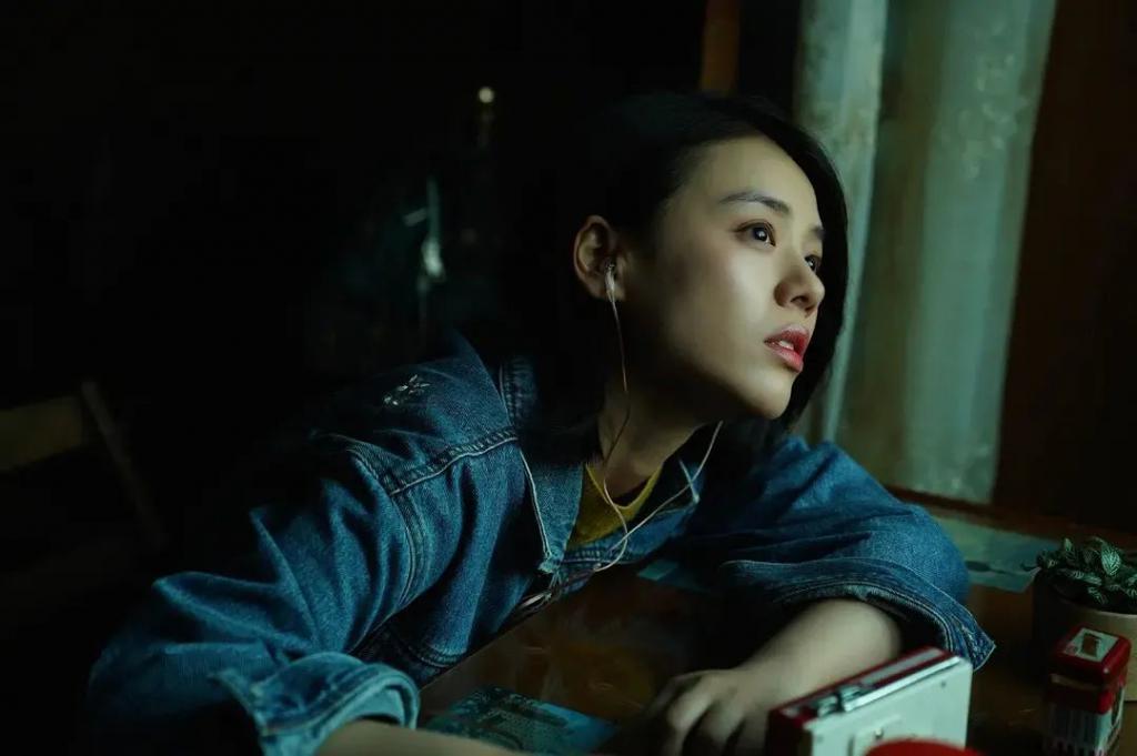 被嘲“恋爱脑”的她，终于清醒了？