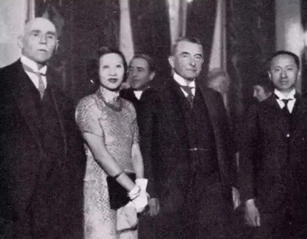 首富之女,毁于爱情